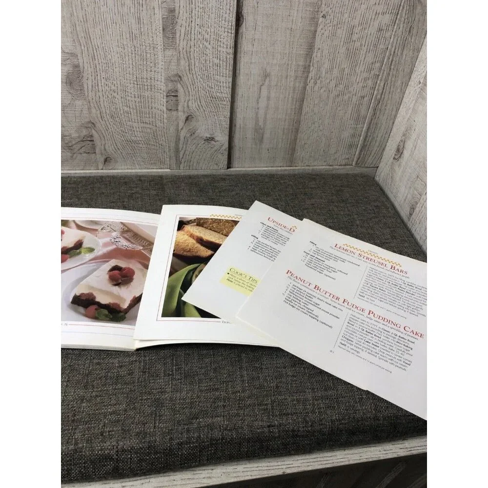 The Pampered Chef Stoneware Sensations & More Baking Family Heritage Set of 2